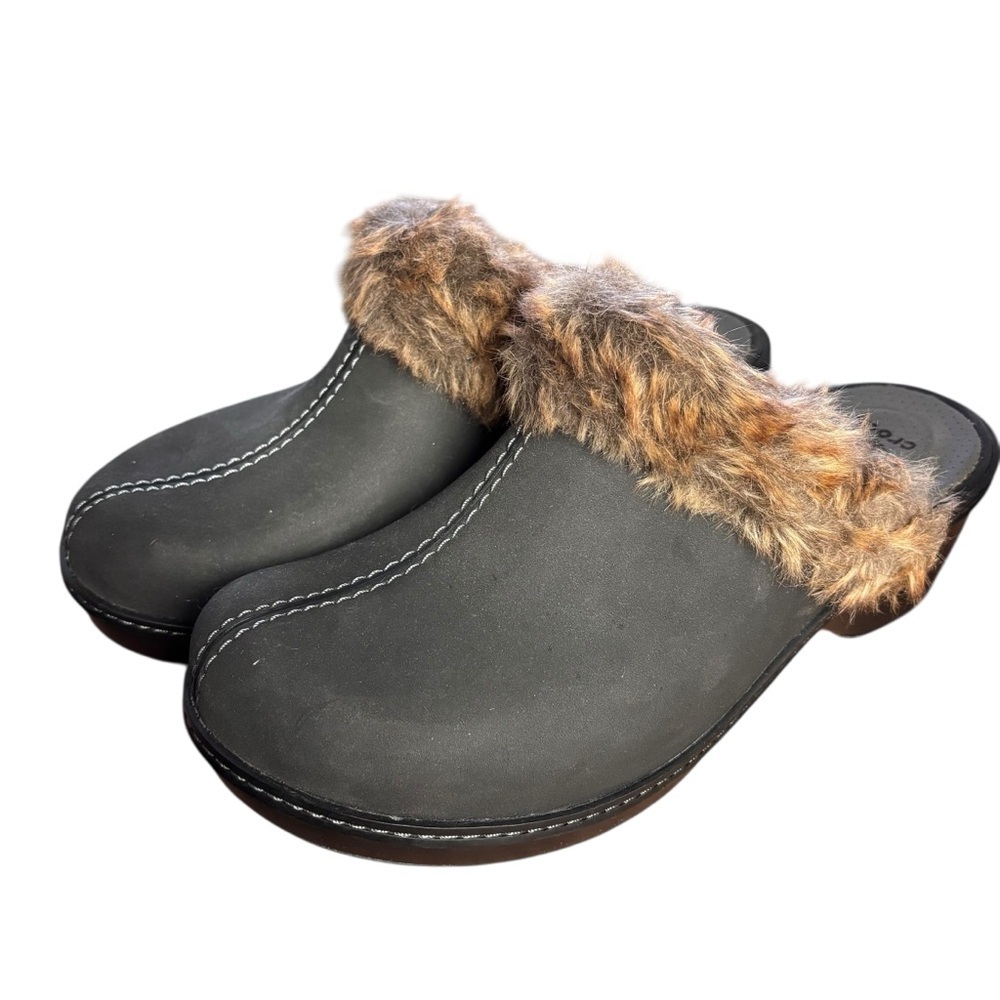 Crocs Cobbler Fuzz Faux Fur Lined Gray Stitched Clogs – Women’s Sz 9